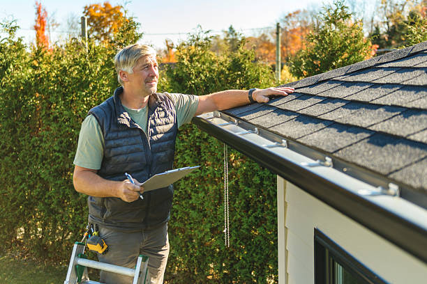 Professional Emergency Roof Repair technician working in Sebring, FL